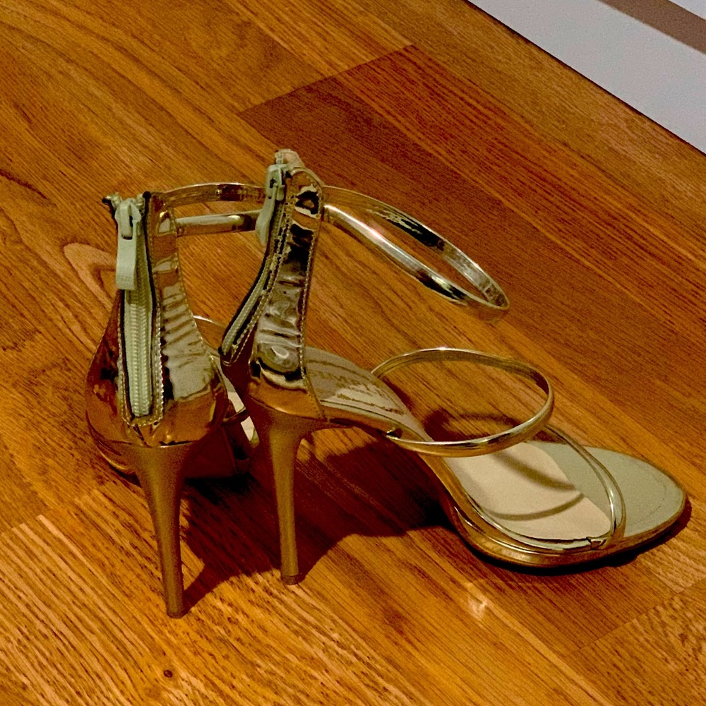 Sandals 👡 - Picture 2 of 3